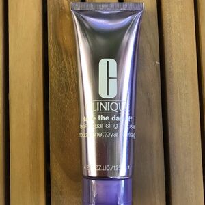 Clinique take the day off facial cleanser mousse